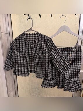 Girls Black & White Tweed Blazer and Skirt Matching Set Size 12 Like New $20